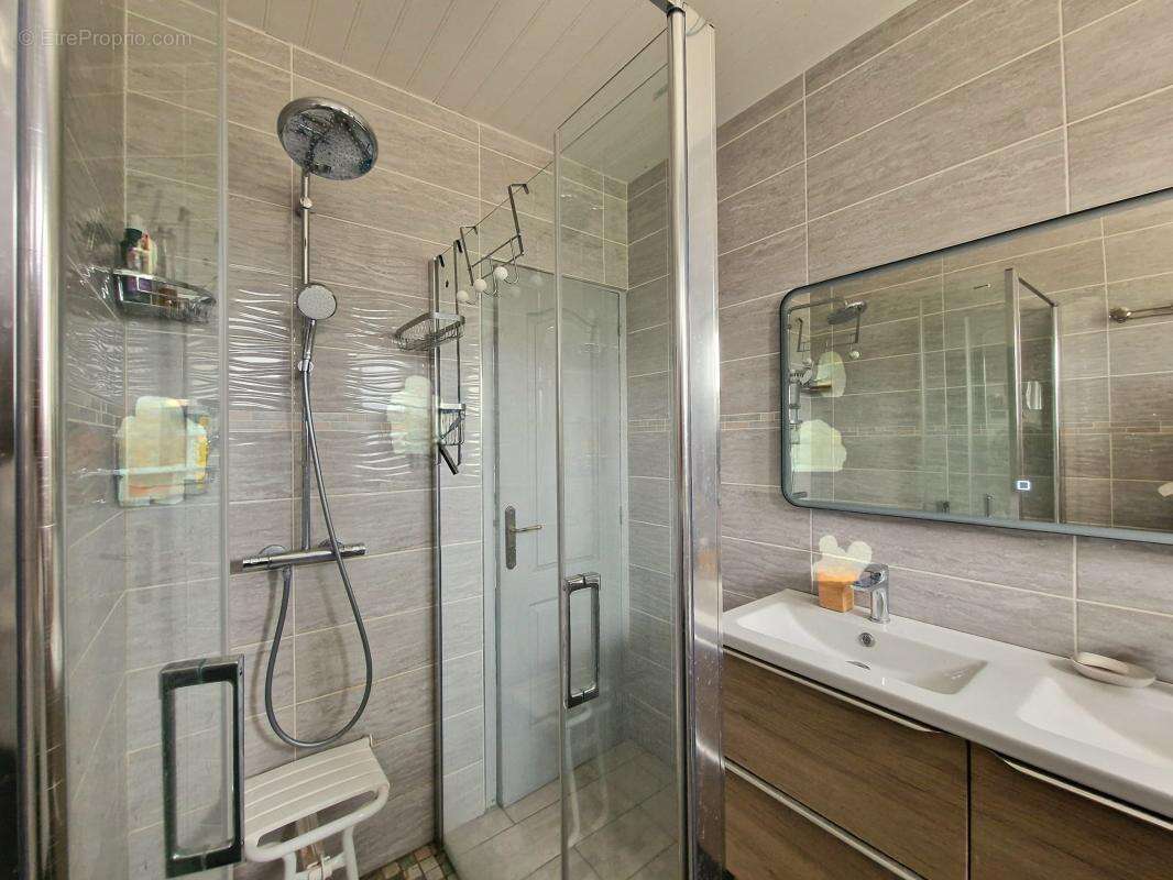 Maison à SAINT-MAURICE-EN-COTENTIN