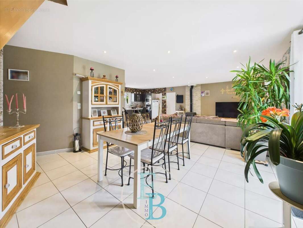 Maison à AMFREVILLE