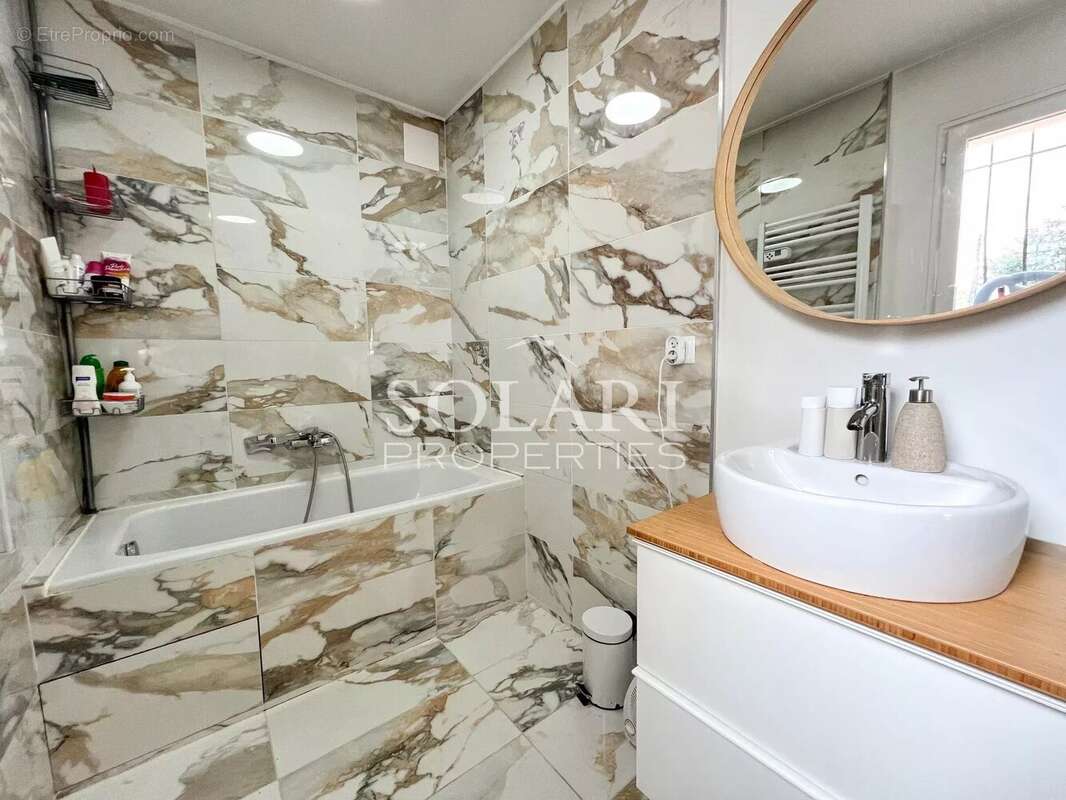 Maison à MANDELIEU-LA-NAPOULE