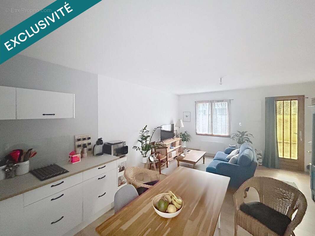 Photo 2 - Appartement à PAREMPUYRE
