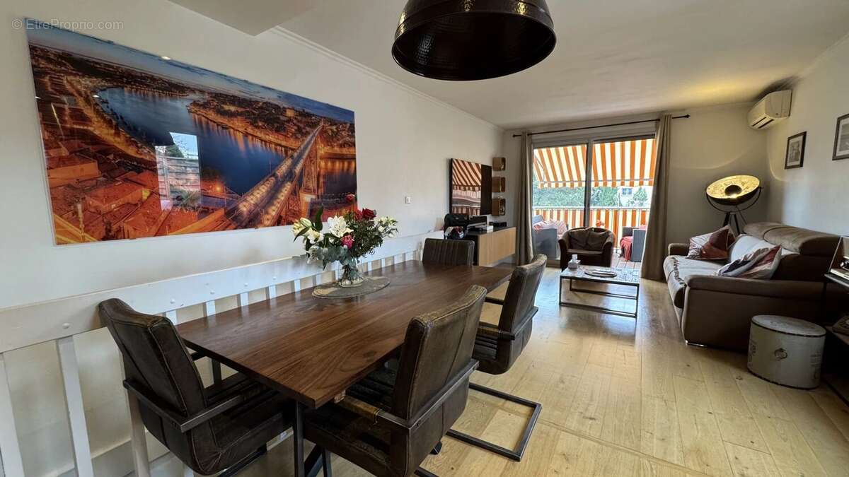 Appartement à SAINT-LAURENT-DU-VAR