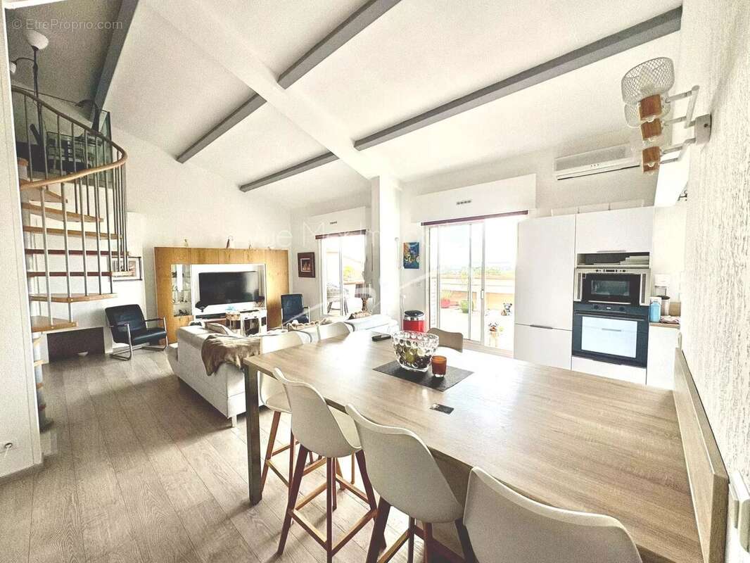 Appartement à BORMES-LES-MIMOSAS