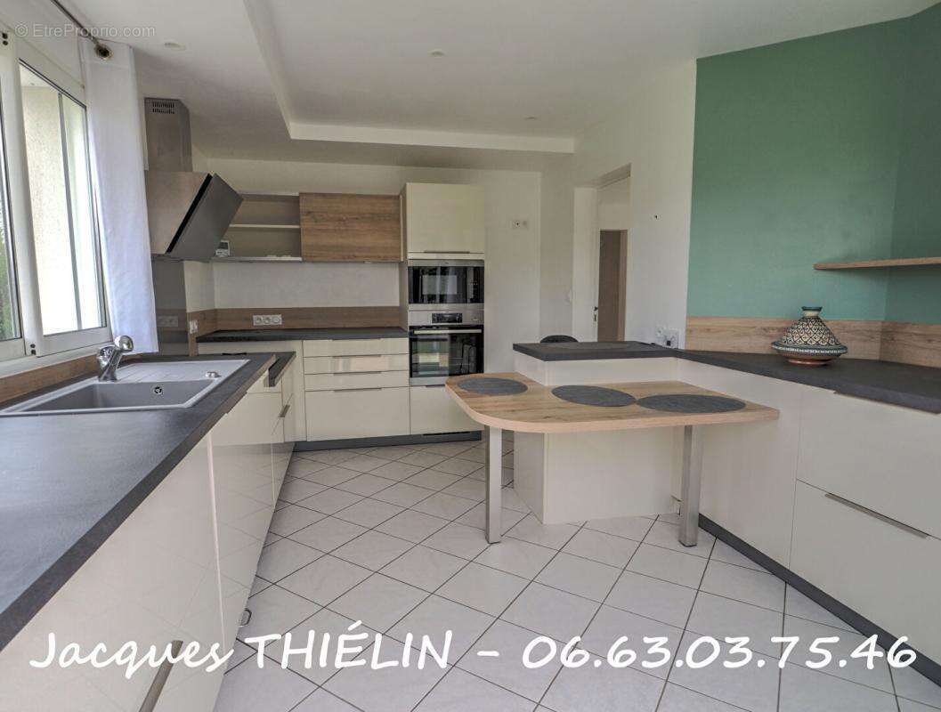 Maison à LONGUE-JUMELLES