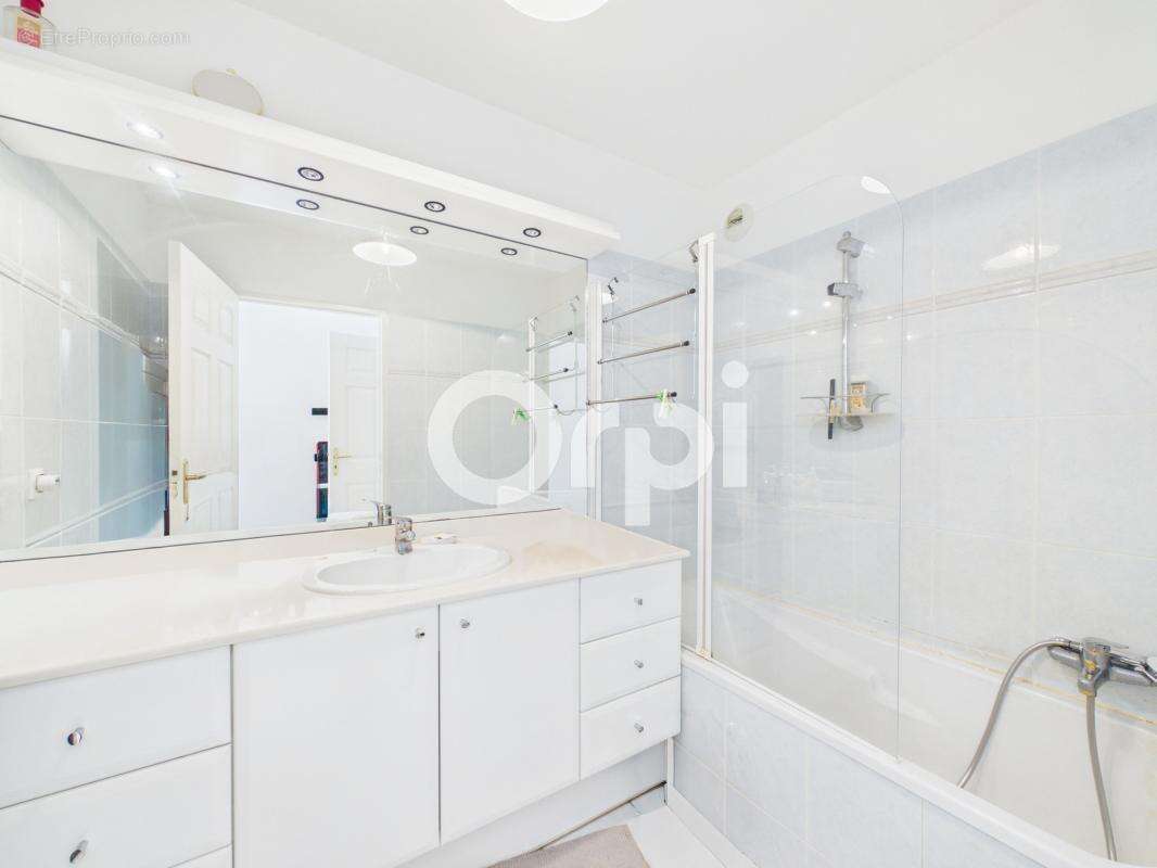 Appartement à MANDELIEU-LA-NAPOULE