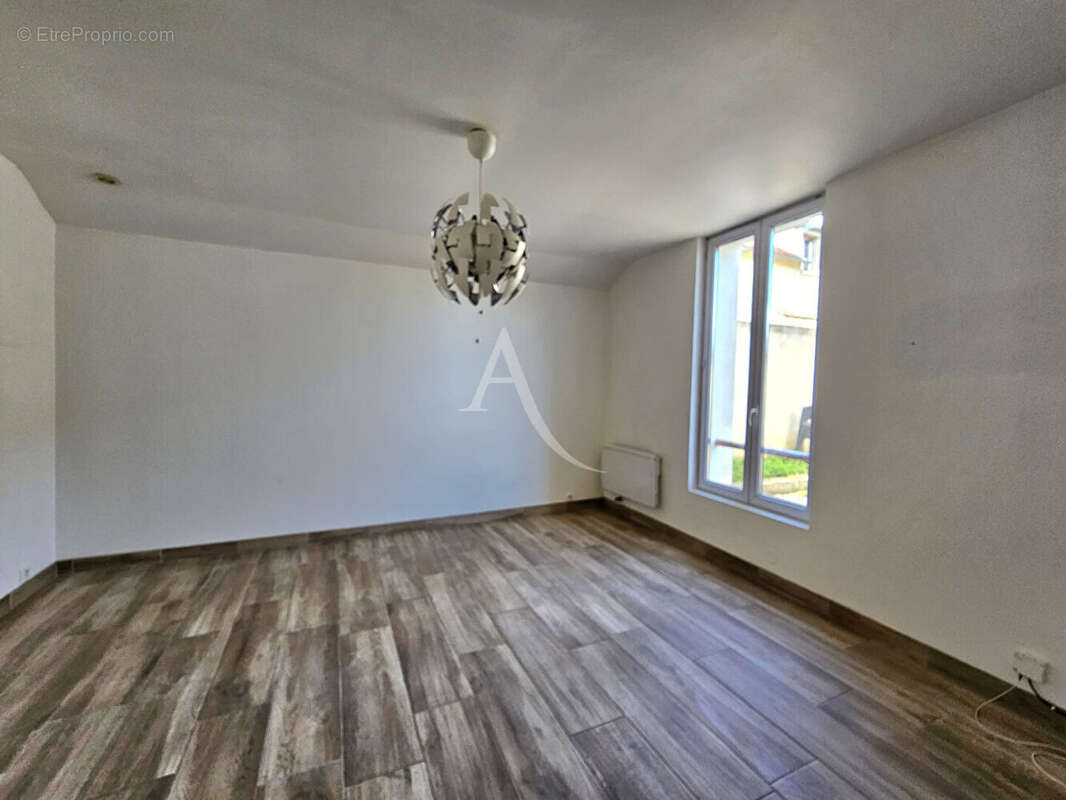 Maison à ANGERVILLIERS