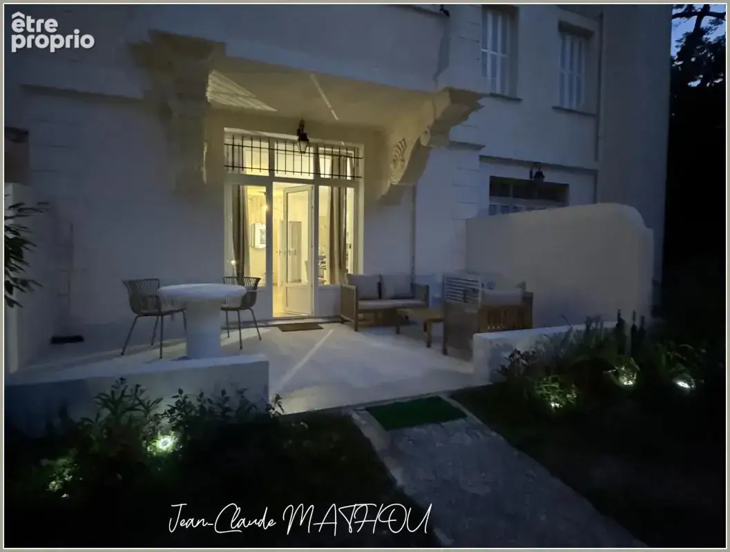 Ancienne Villa Rothschild – Élégant 2 pièces rénové avec terrasse et aperçu mer - photo 7