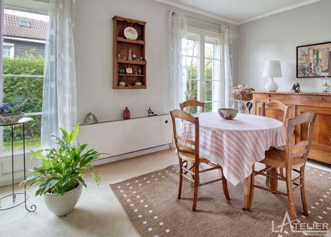 Maison à PLAISIR