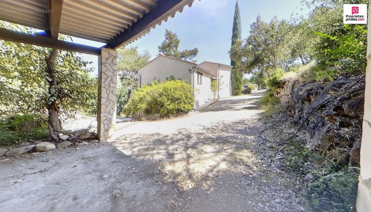Maison à ESPARRON-DE-VERDON