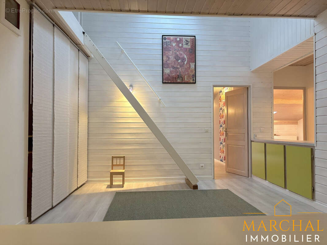 Maison à SANRY-SUR-NIED