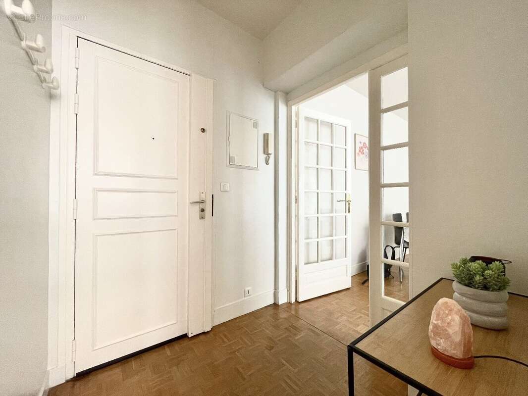 Appartement à PARIS-7E