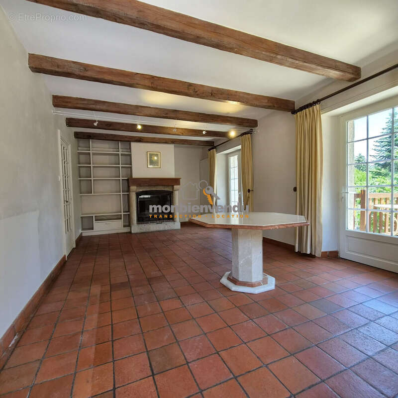 Maison 158 m² à Montsalvy  - photo 6