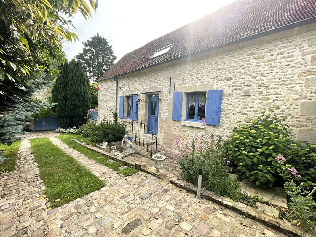 Maison à SAINTE-GENEVIEVE