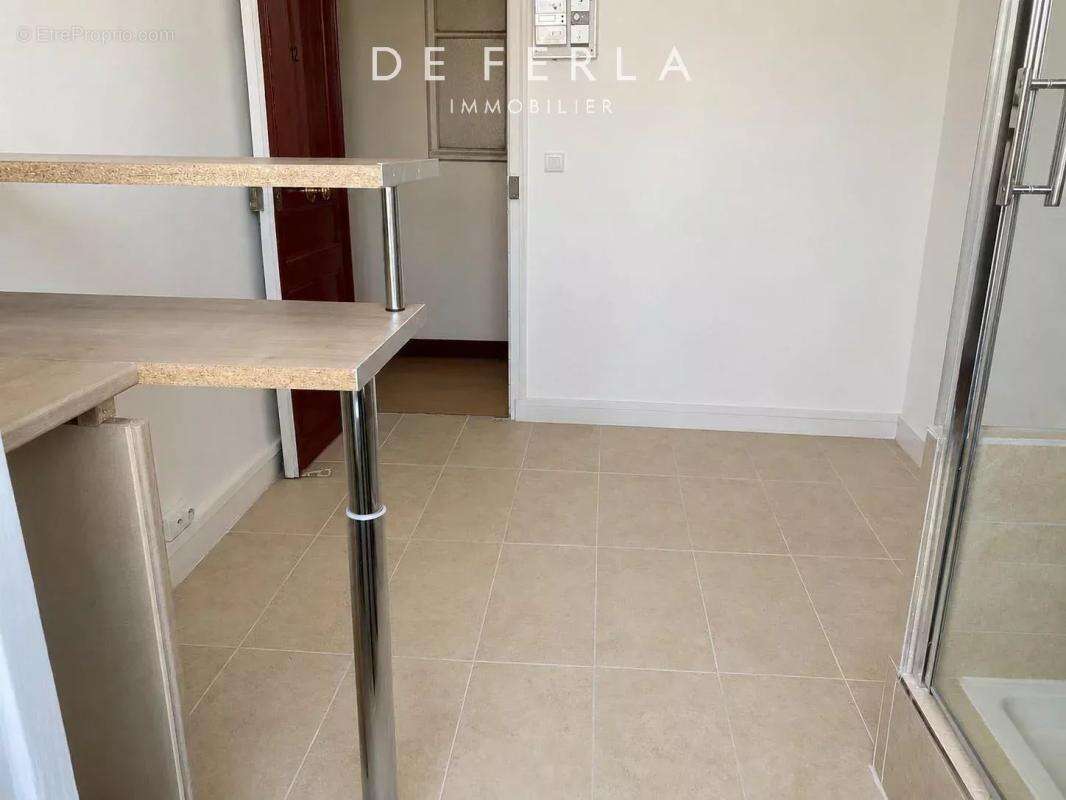 Studio en dernier étage avec ascenseur - photo 2