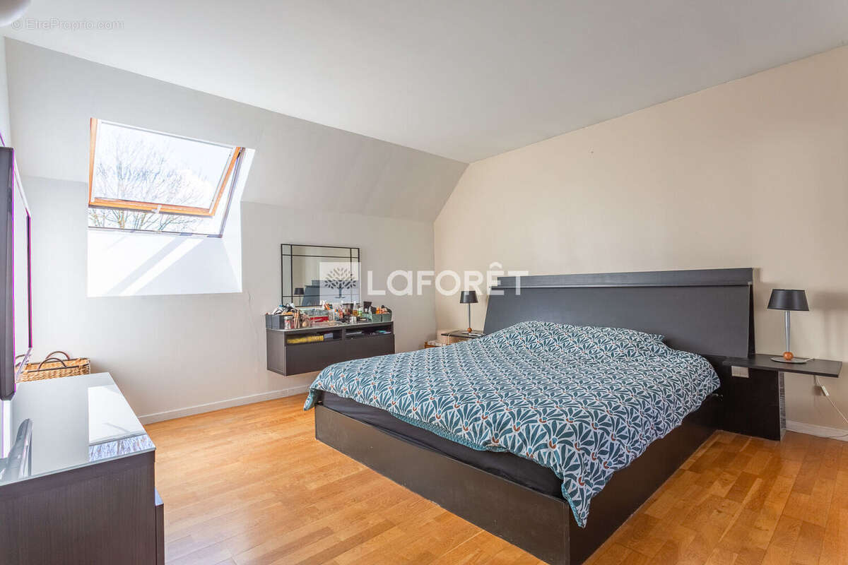 Maison à VARENNES-JARCY