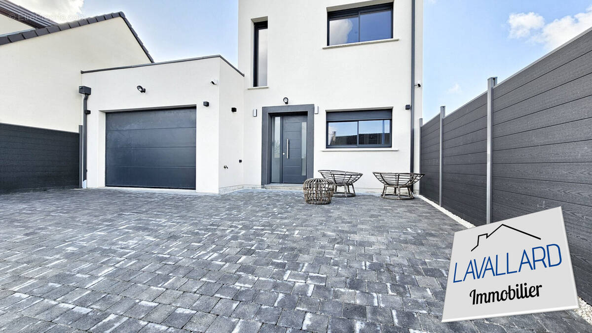 Maison à RAINNEVILLE