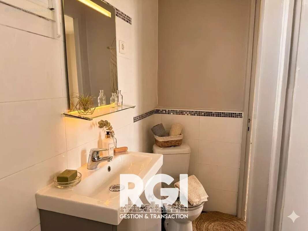 Maison à LE MESNIL-SAINT-DENIS