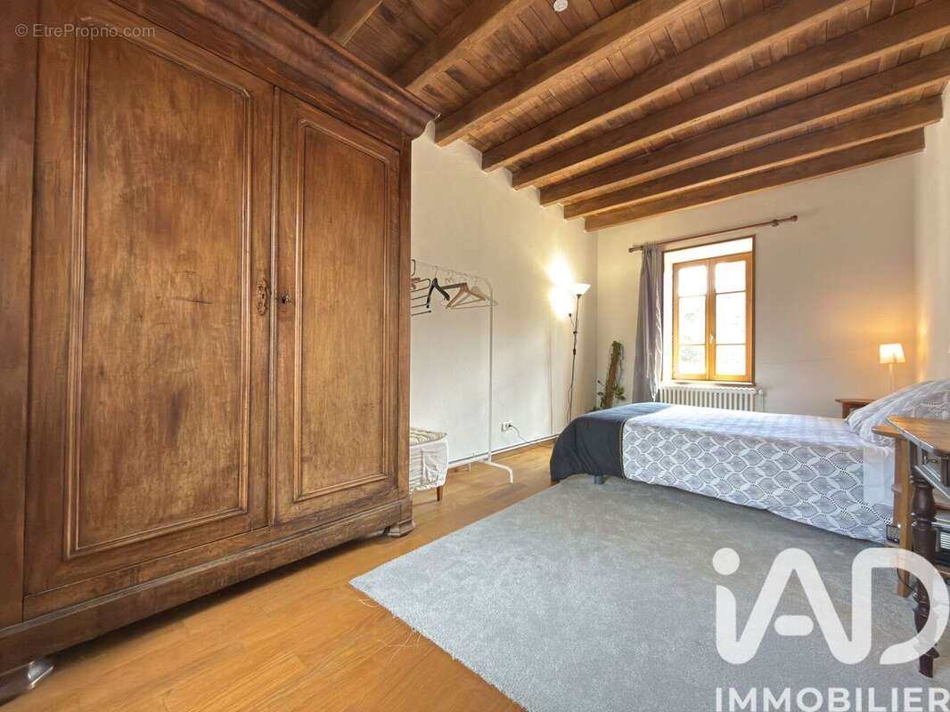 Maison 140 m² à Lachaux  - photo 7