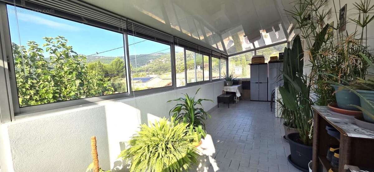 Appartement à CUGES-LES-PINS