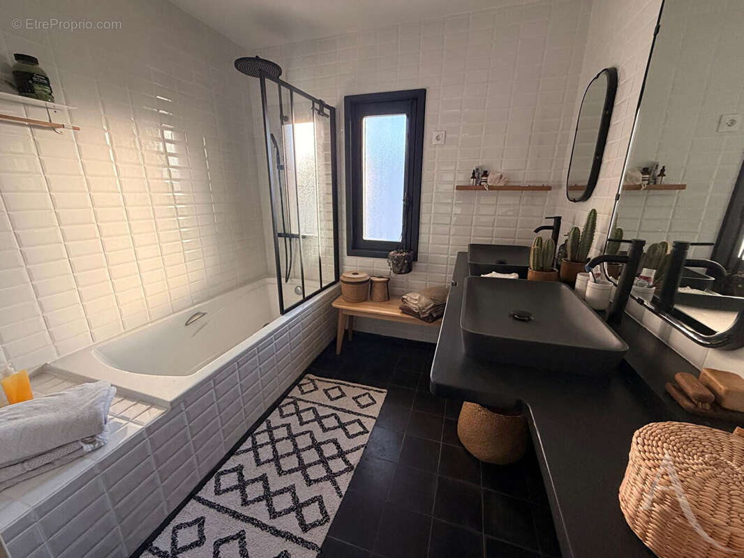 Maison à SAINTE-GENEVIEVE-DES-BOIS