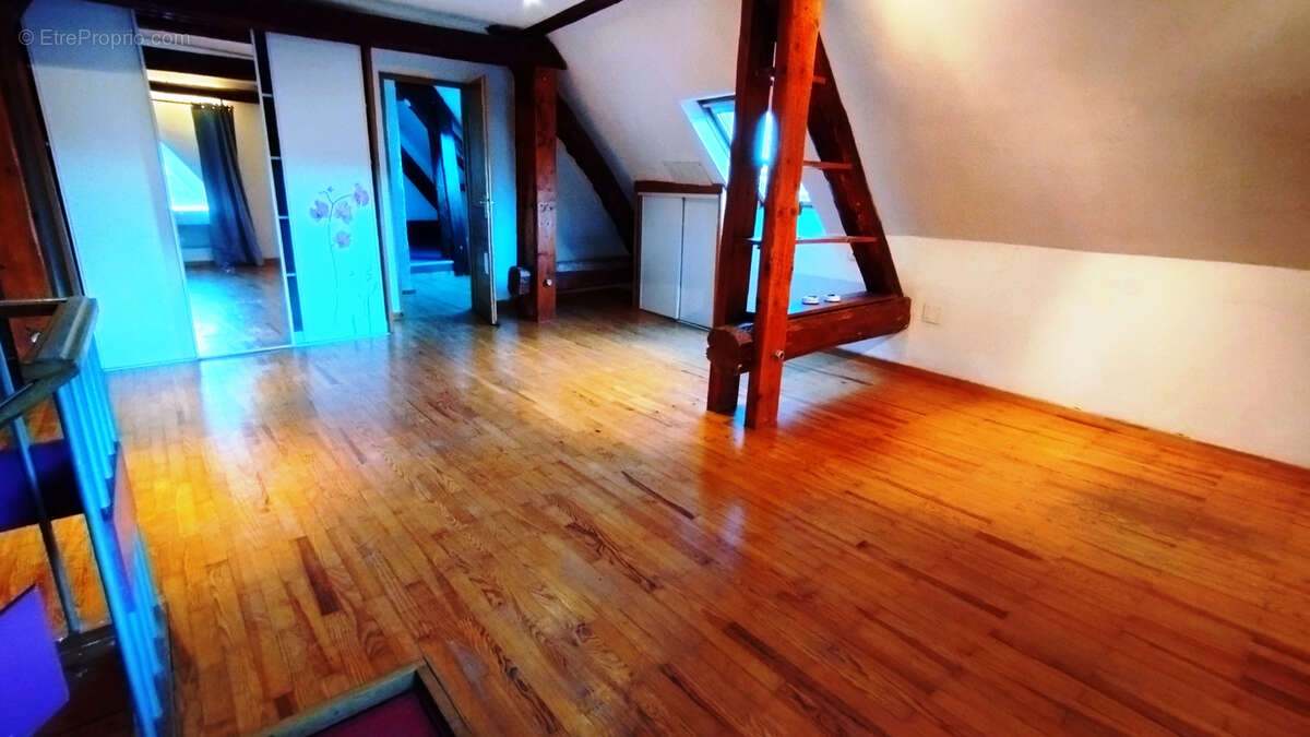 Maison à PIERRE-CHATEL