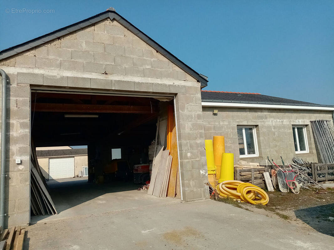 Maison à MONTRELAIS