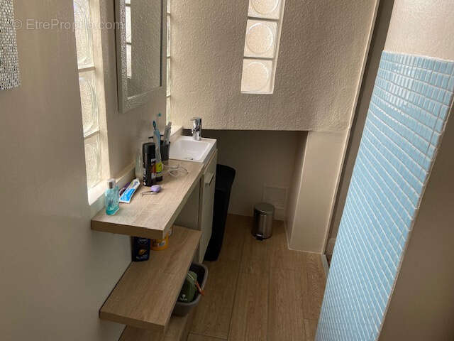Appartement meublé Loué proche école Kiné - photo 4