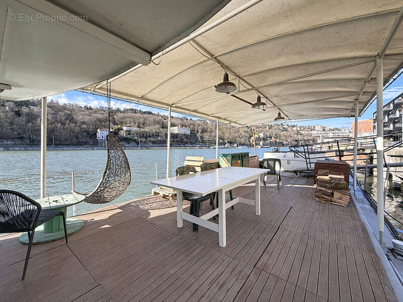 Péniche habitation - 5 chambres - 180 m² - Confluence - RP ou Locatif - photo 2