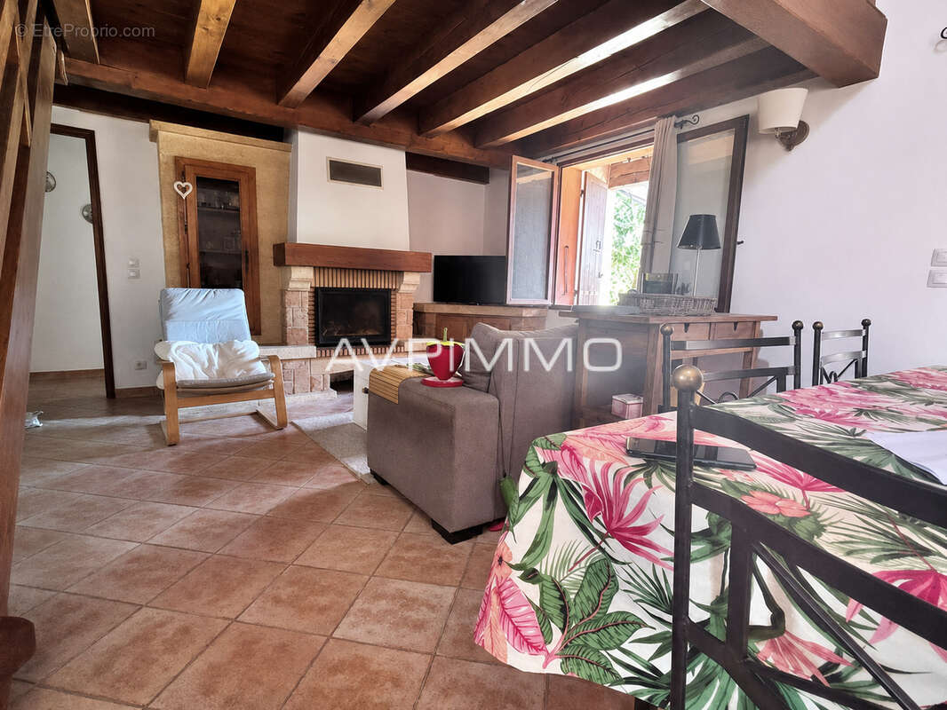 Maison de plain-pied avec garage et terrain piscinable de 500 m2   Saint-Cyr-sur-Mer - photo 2