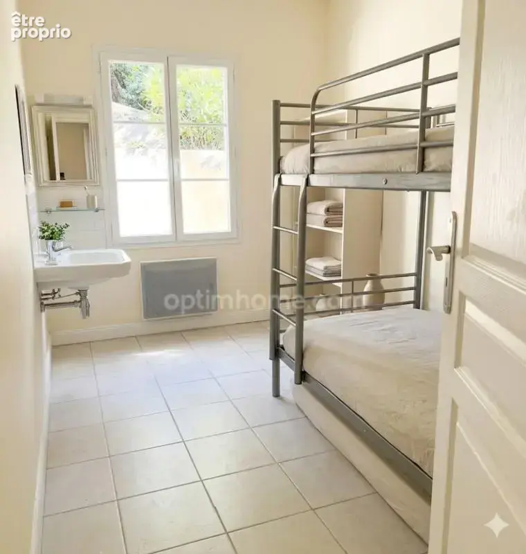 Unique à loix –en zone non submersible–jardin clos -parking privé - photo 10