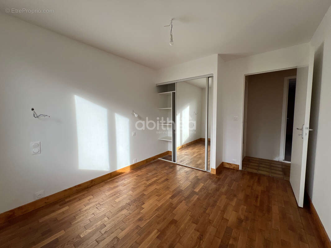 Maison à ORADOUR-SUR-VAYRES