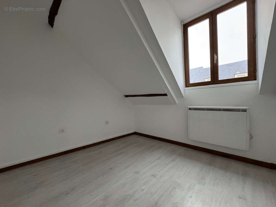 Appartement à LA CHAPELLE-EN-SERVAL