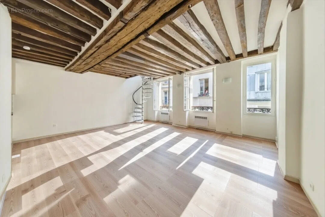 Appartement à PARIS-2E
