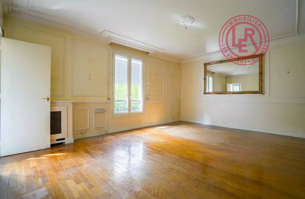 Appartement à PARIS-10E