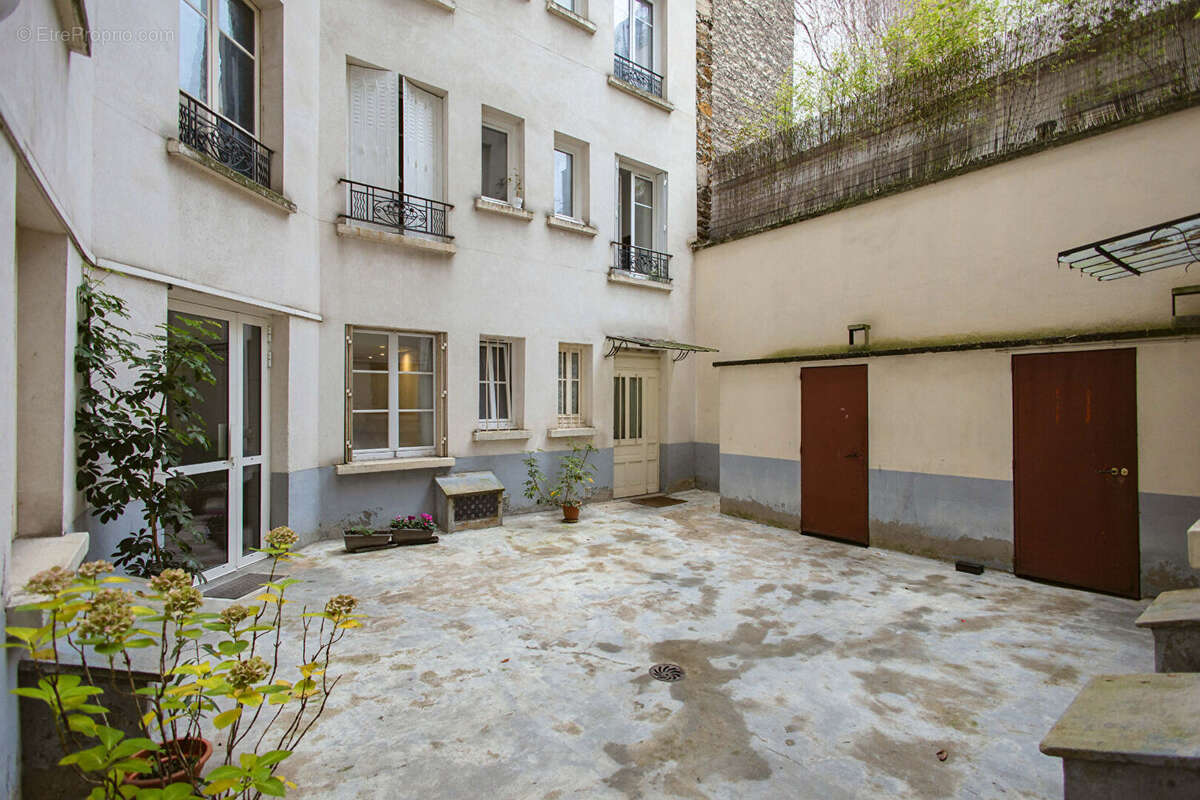 Appartement à PARIS-14E