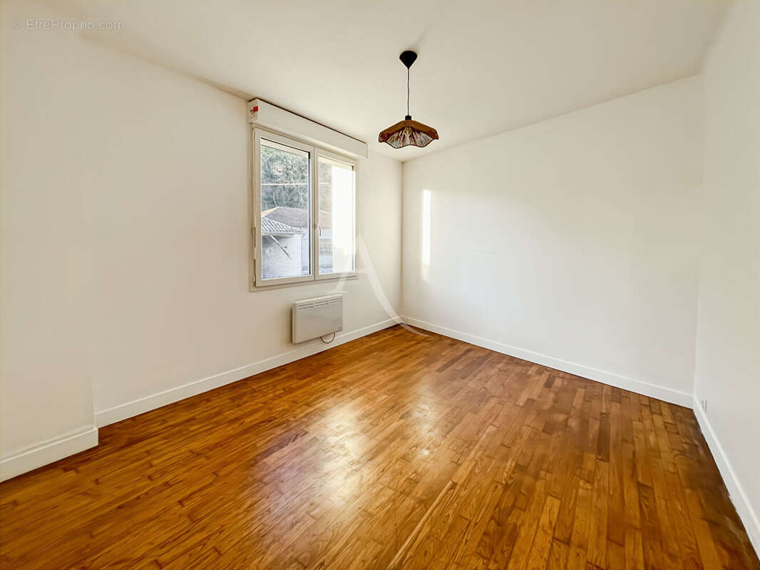 Maison à MONTAIGU-DE-QUERCY