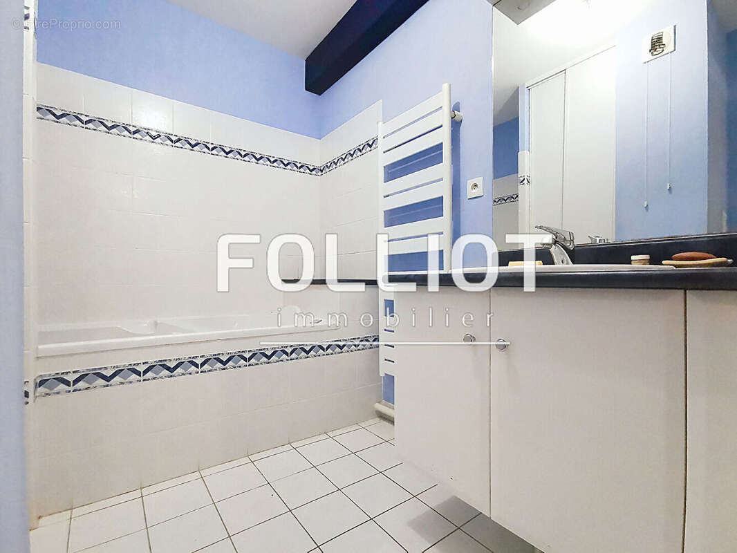 Appartement à JULLOUVILLE