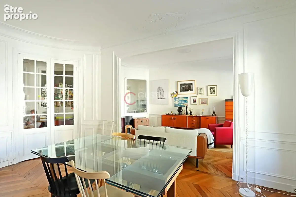 Boulevard Barbès -87 m² - 4 pièces -2 chambres - Charme de l'ancien - photo 5