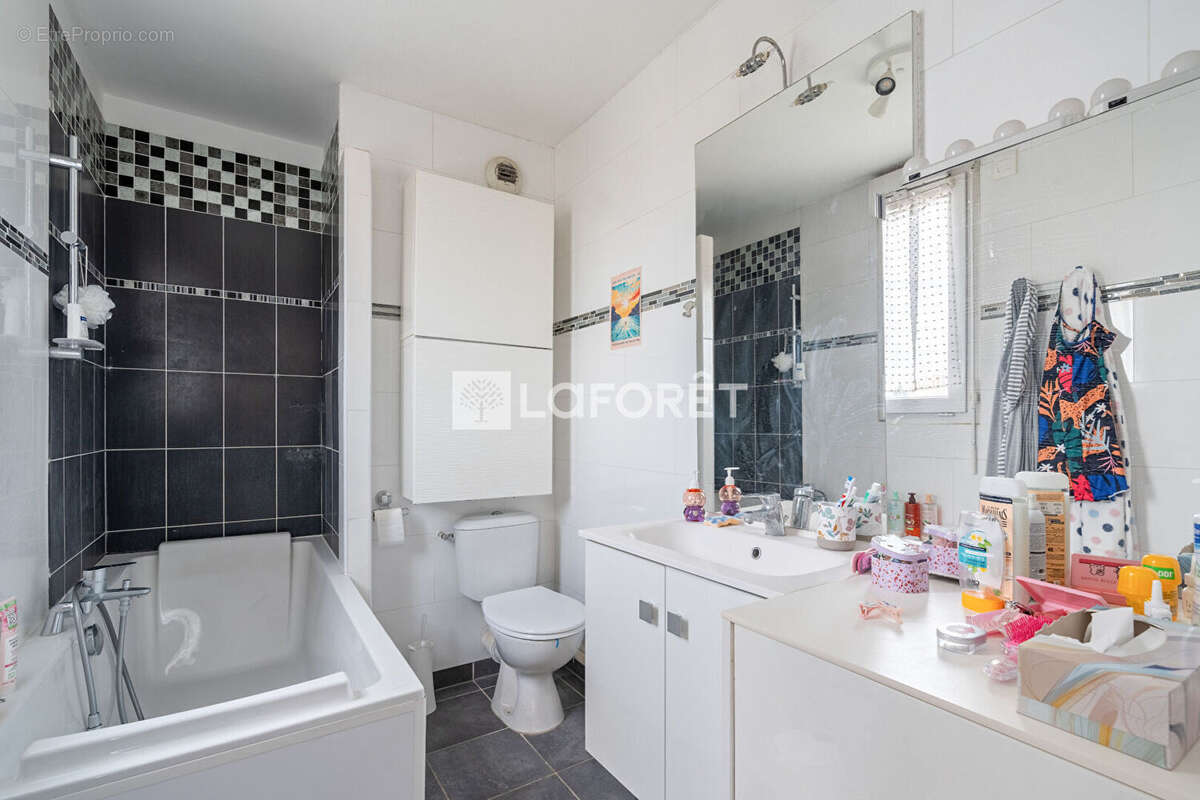 Appartement à NANTERRE
