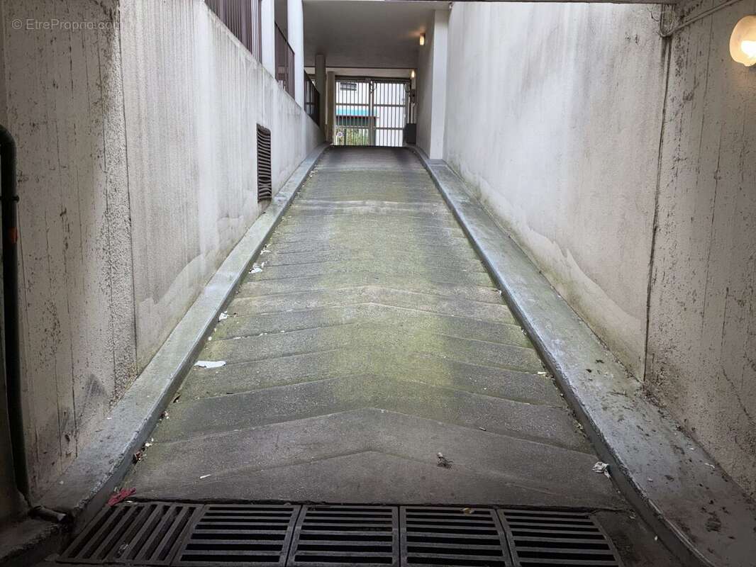 Parking 13 m² à Levallois-Perret  - photo 5