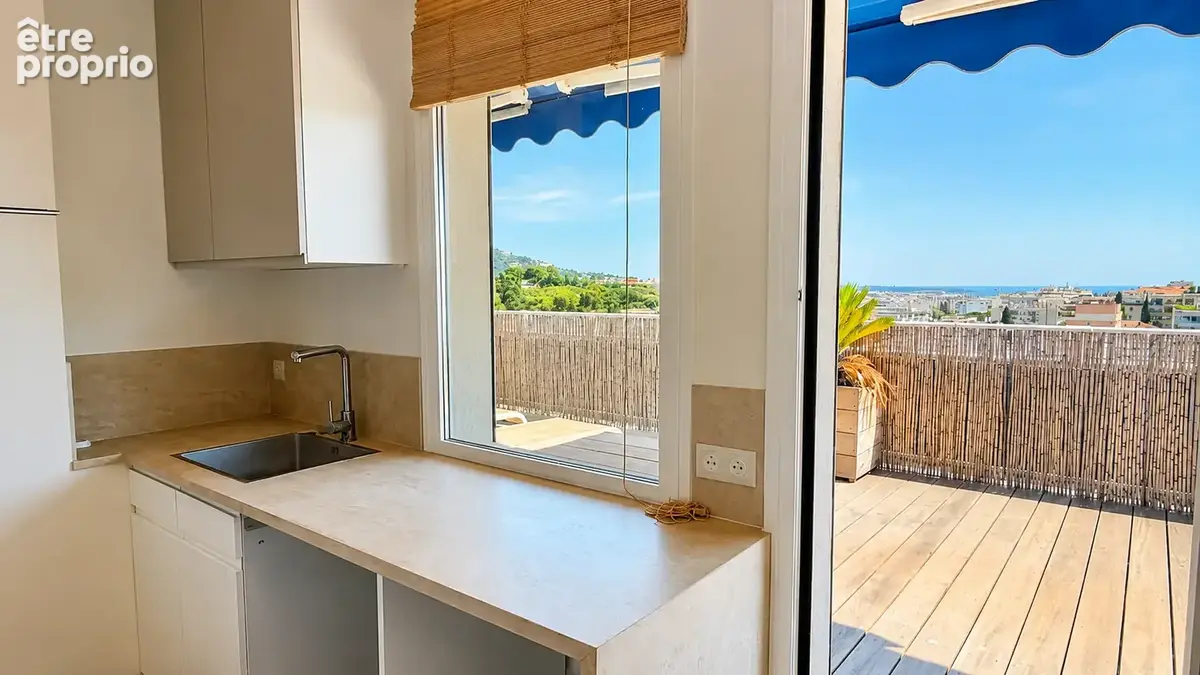 Le Cannet   Dernier Étage Plein Sud avec Terrasse 50m2 - Vue Mer - photo 4