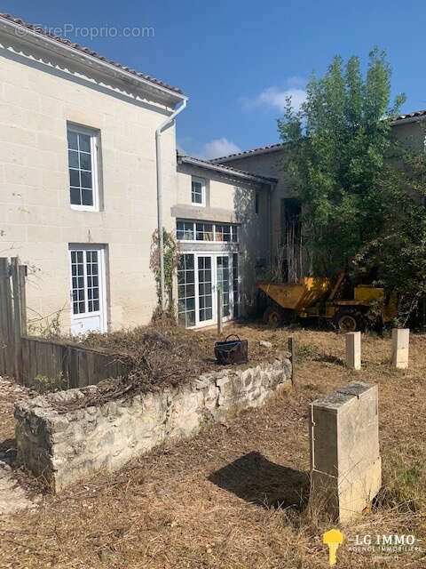 Maison à SAINT-CIERS-DU-TAILLON