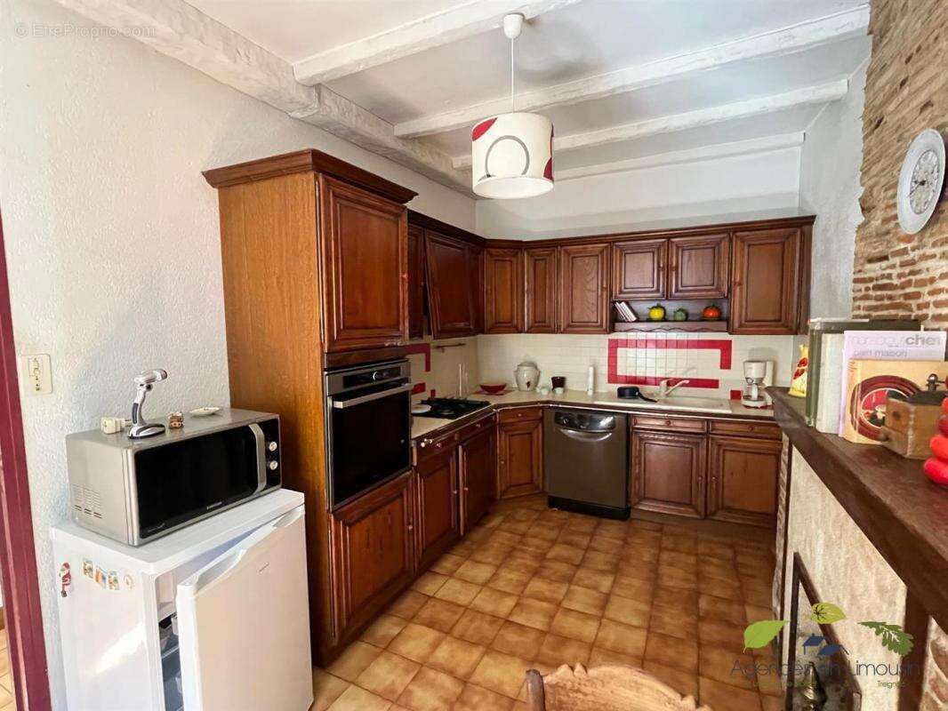 Maison à SAINT-LEONARD-DE-NOBLAT