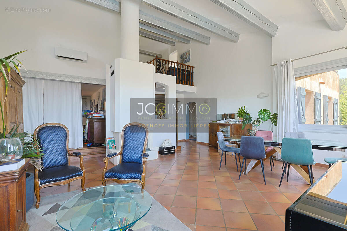 Villa T8 190m2 hab + Dépendance + Piscine + Vue dominante - photo 4