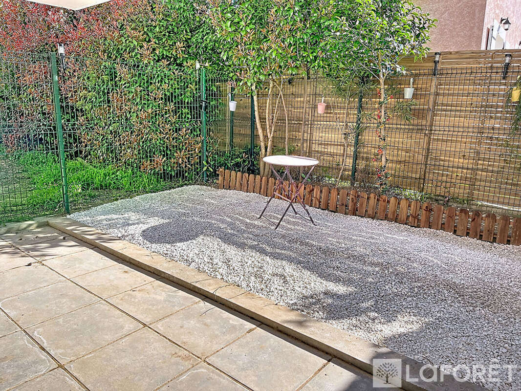 Joli T3 récent avec terrasse et jardinet - Secteur Figuerolles - photo 9