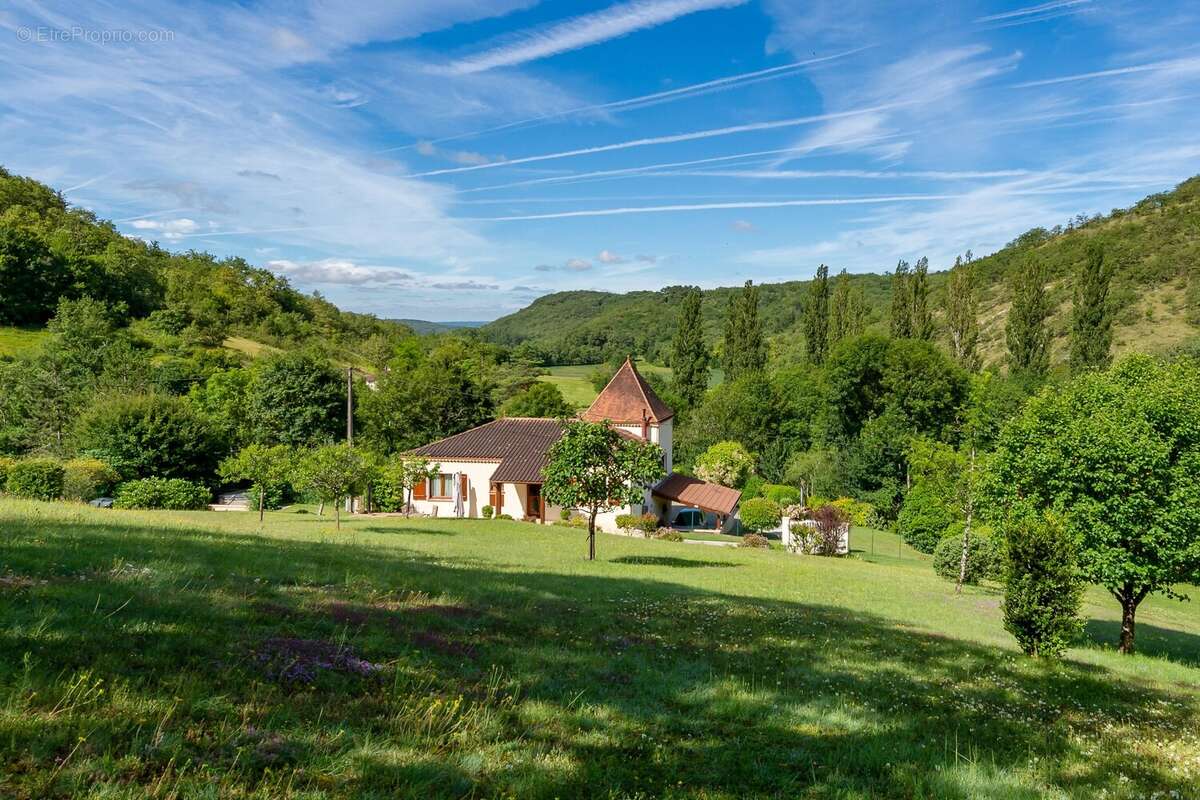 Superbe propriété avec piscine, Spa et vues panoramiques à proximité de Cahors - photo 16