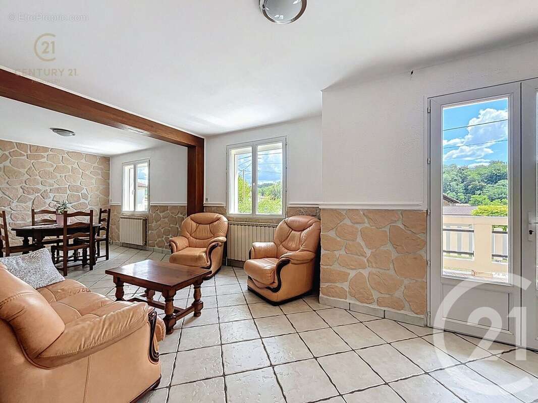 Maison à SAINT-SORLIN-EN-VALLOIRE