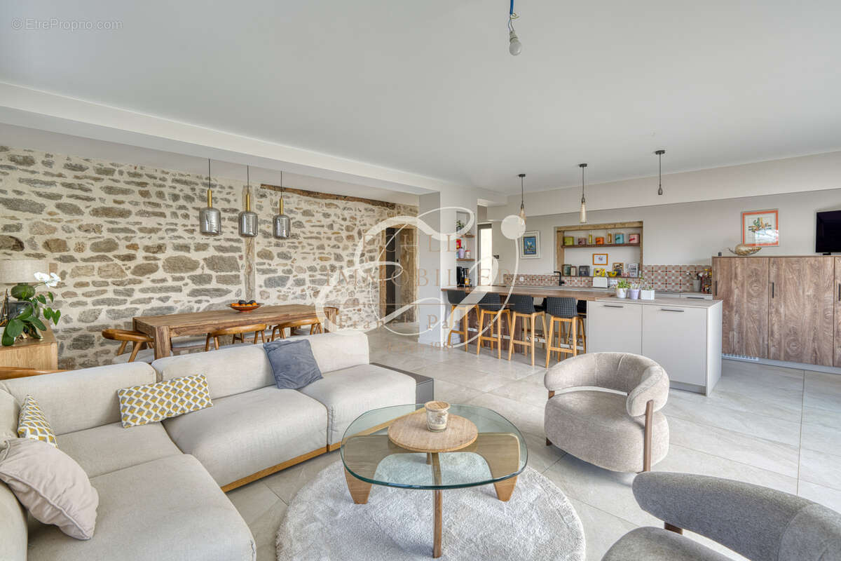Maison à DARDILLY