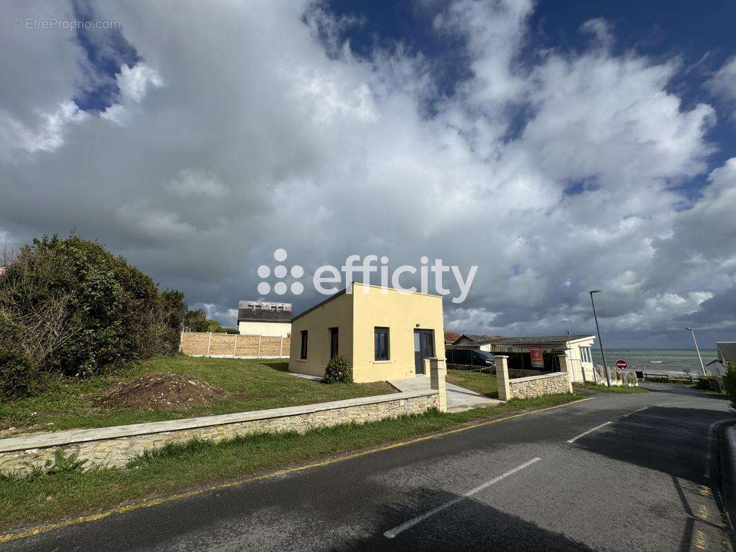 Maison 37 m² à Saint-Come-De-Fresne  - photo 18