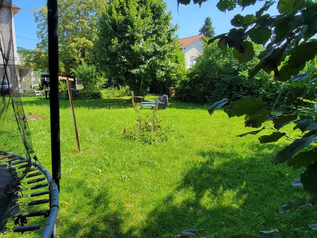 Terrain à COUBLEVIE