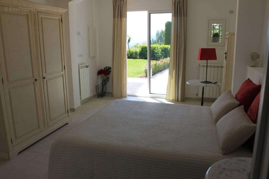 Maison à MOUGINS